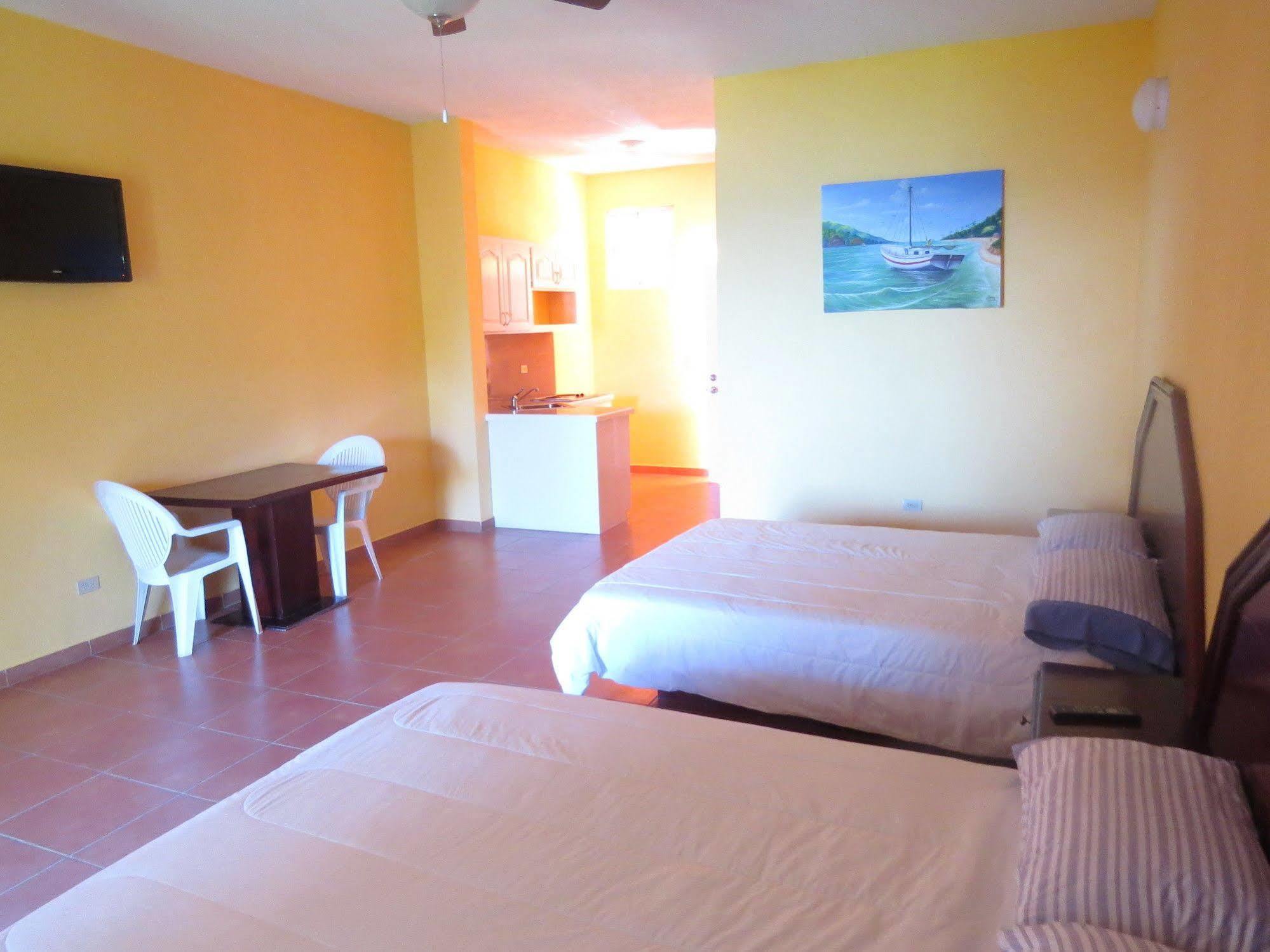 Rival Hotel Cap-Haïtien Esterno foto