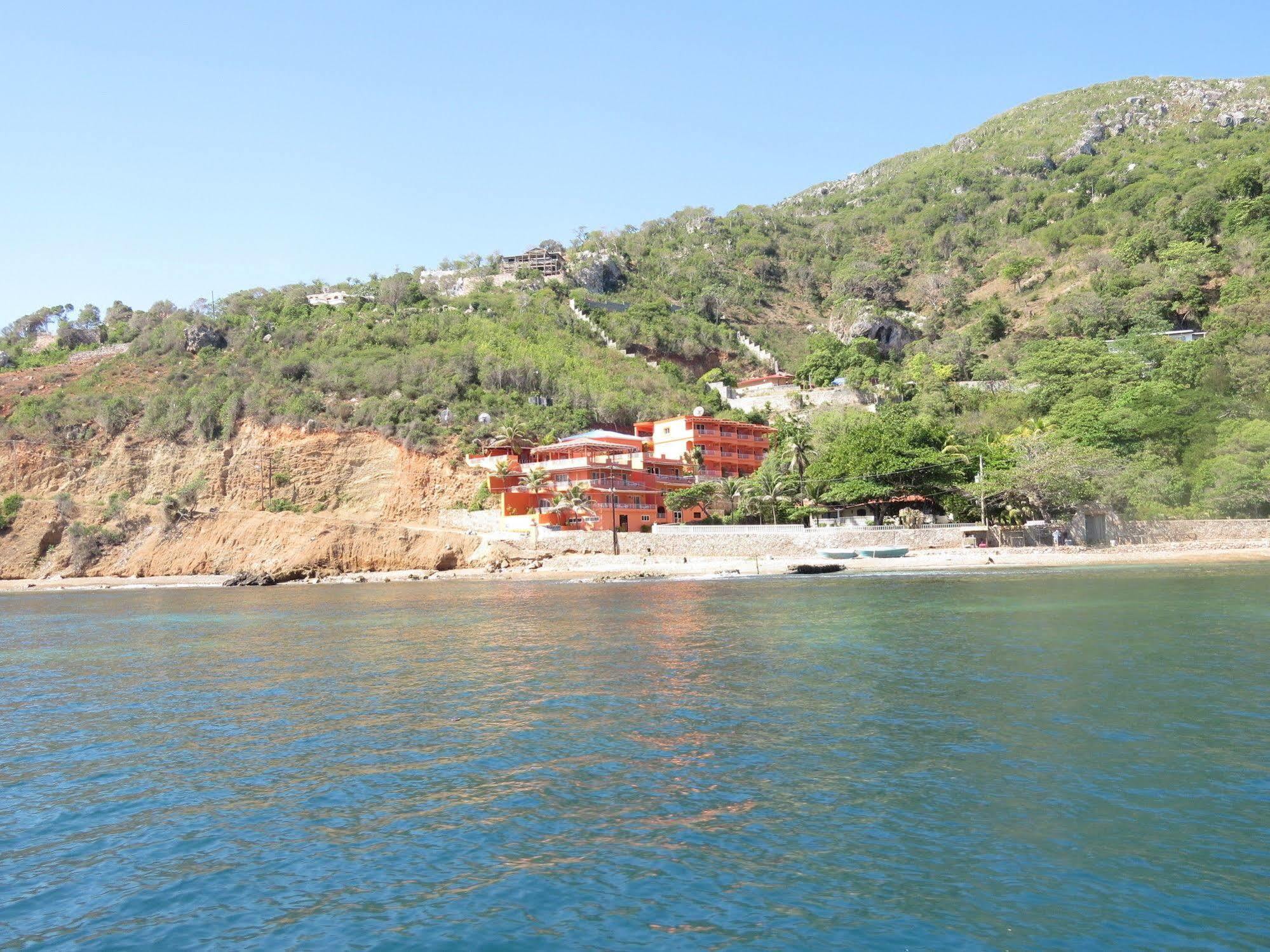 Rival Hotel Cap-Haïtien Esterno foto